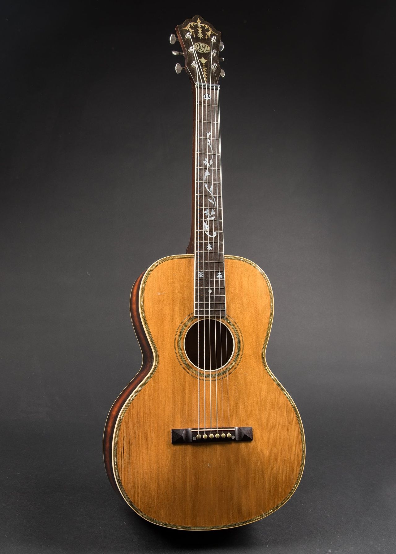 Oahu Jumbo Deluxe c1935 | Carter Vintage Guitars