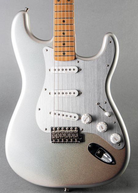 Fender H. E. R. Stratocaster 2021