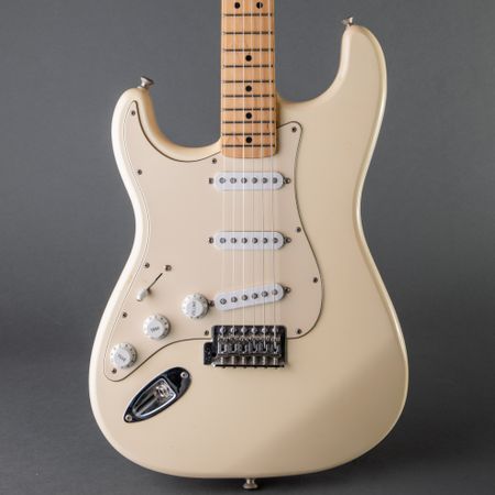 Fender Standard Stratocaster Left Handed 2004, Olympic White