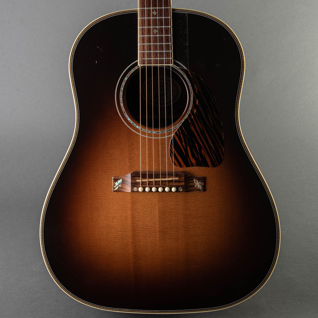 Gibson J-45 Custom 2015, Sunburst | Carter Vintage Guitars