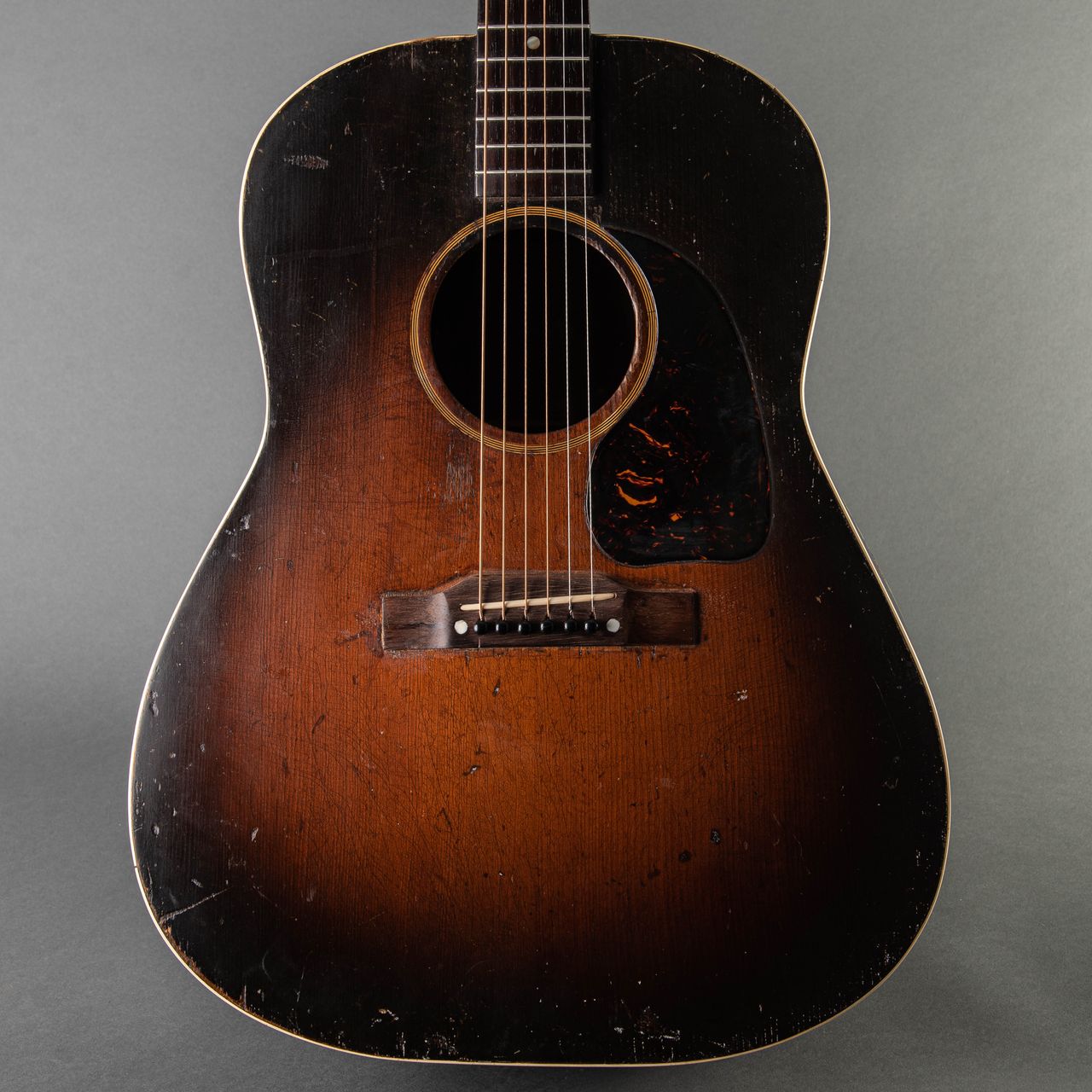 Gibson J-45 Banner 1943, Sunburst | Carter Vintage Guitars