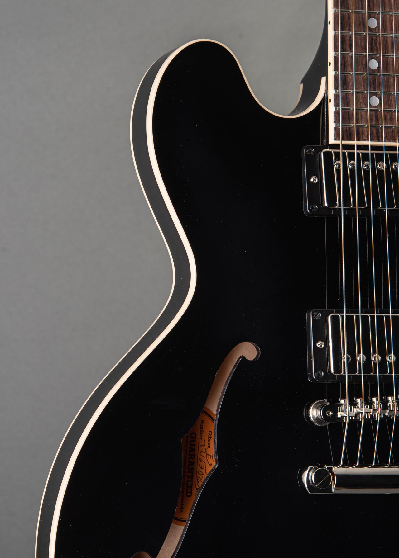 Gibson ES-335 2023, Vintage Ebony | Carter Vintage Guitars