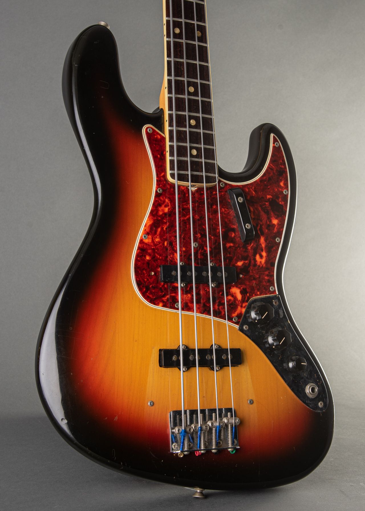 Fender Jazz Bass 1966, Sunburst | Carter Vintage Guitars