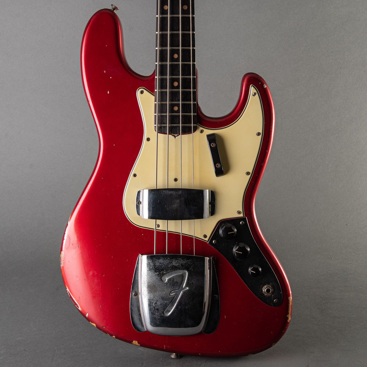 Red fender deals bass guitar