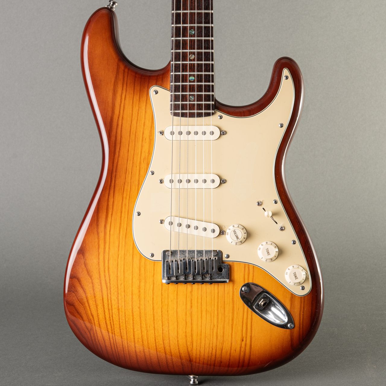 Fender American Deluxe Stratocaster 2005, Sunburst | Carter