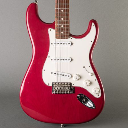 Fender Highway One Stratocaster 2006, Crimson Red Transparent