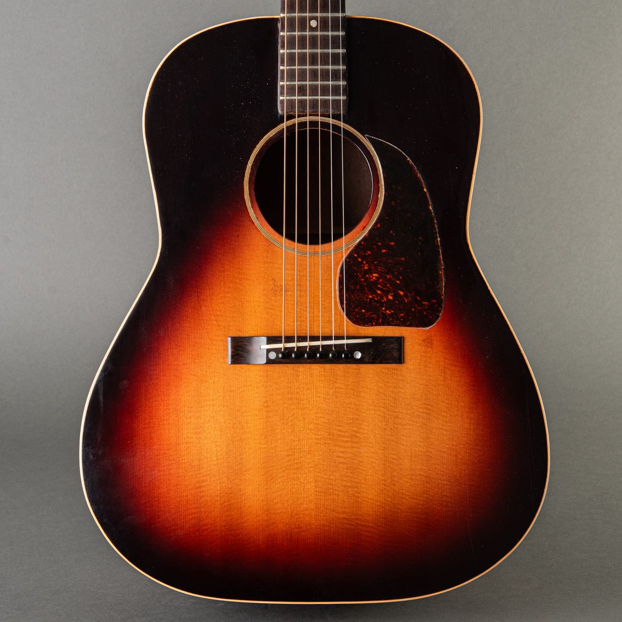 1945 gibson outlet acoustic guitar