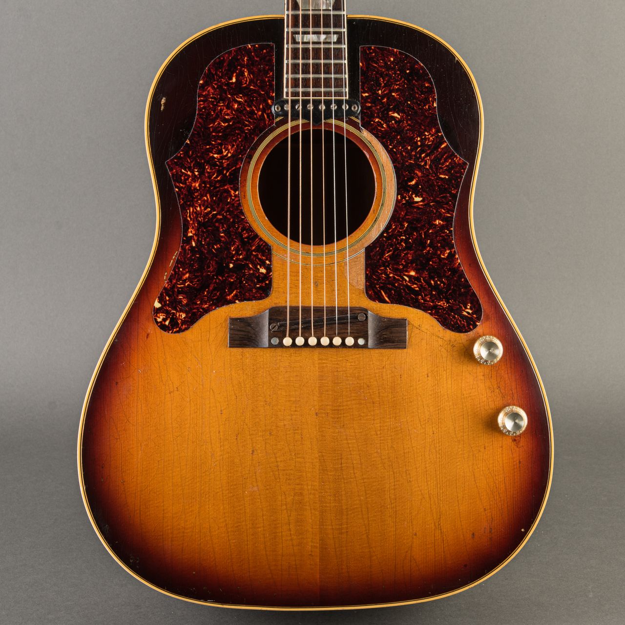 Gibson J160-e 1967, Sunburst 