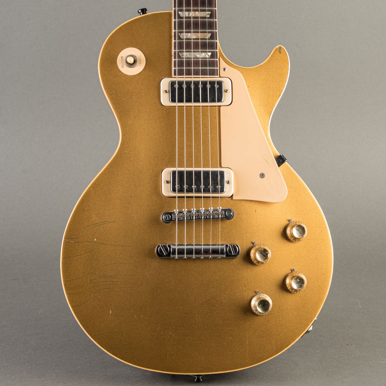 Gibson Les Paul Deluxe 1973, Gold Top | Carter Vintage Guitars