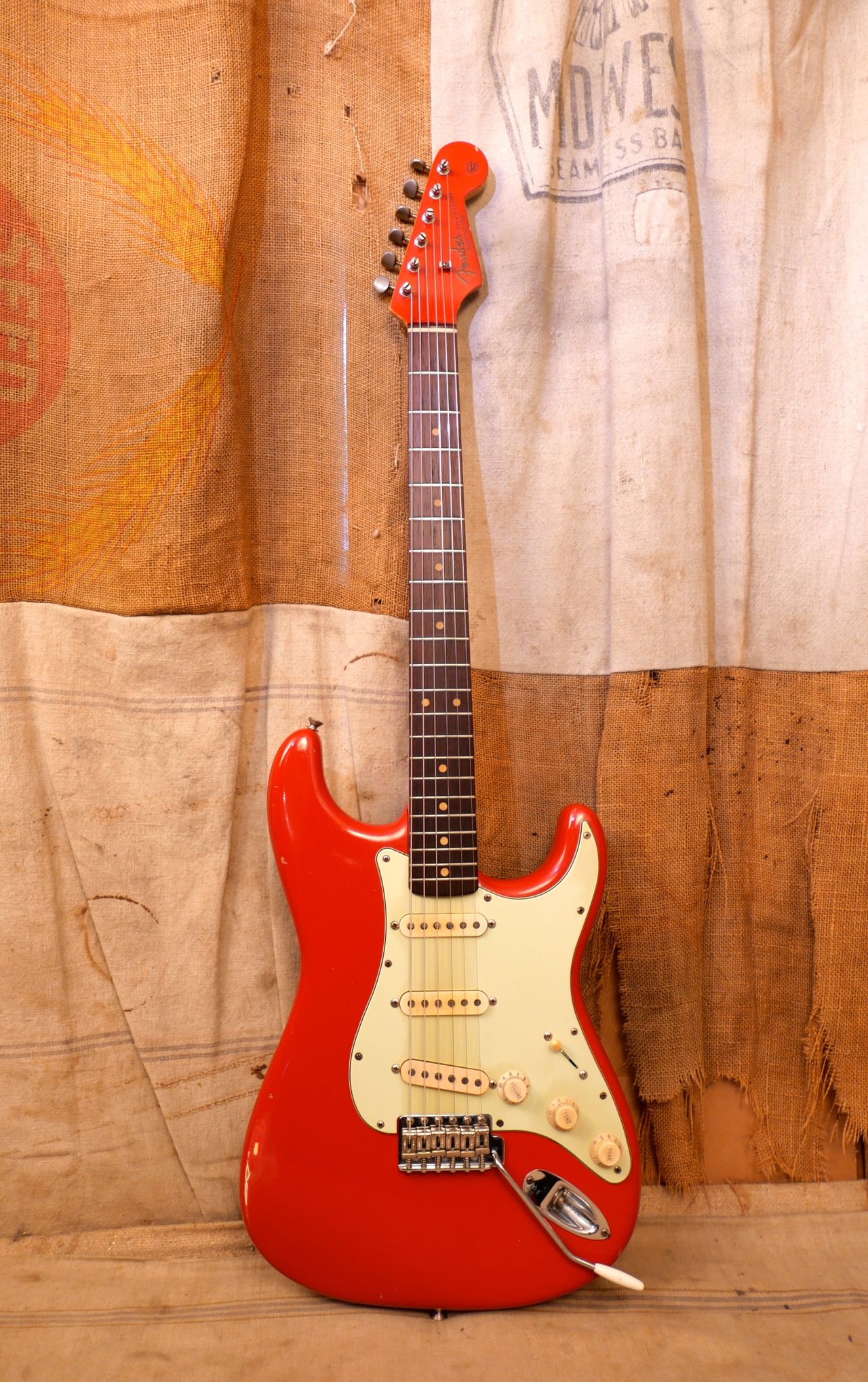 riqueza Silenciosamente De Dios Fender Stratocaster 1962 Red - Refin | Carter Vintage Guitars